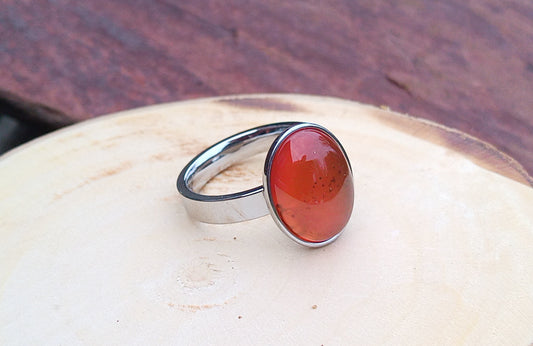 Energie vytesaná do kamene: Prsten s hřejivým karneolem