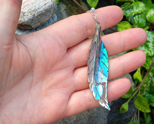 Magický odlesk oceánu: Náhrdelník s křídlem z perleti Abalone