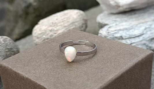 Prsten „Aurora“ s etiopským opálem – Chirurgická ocel
