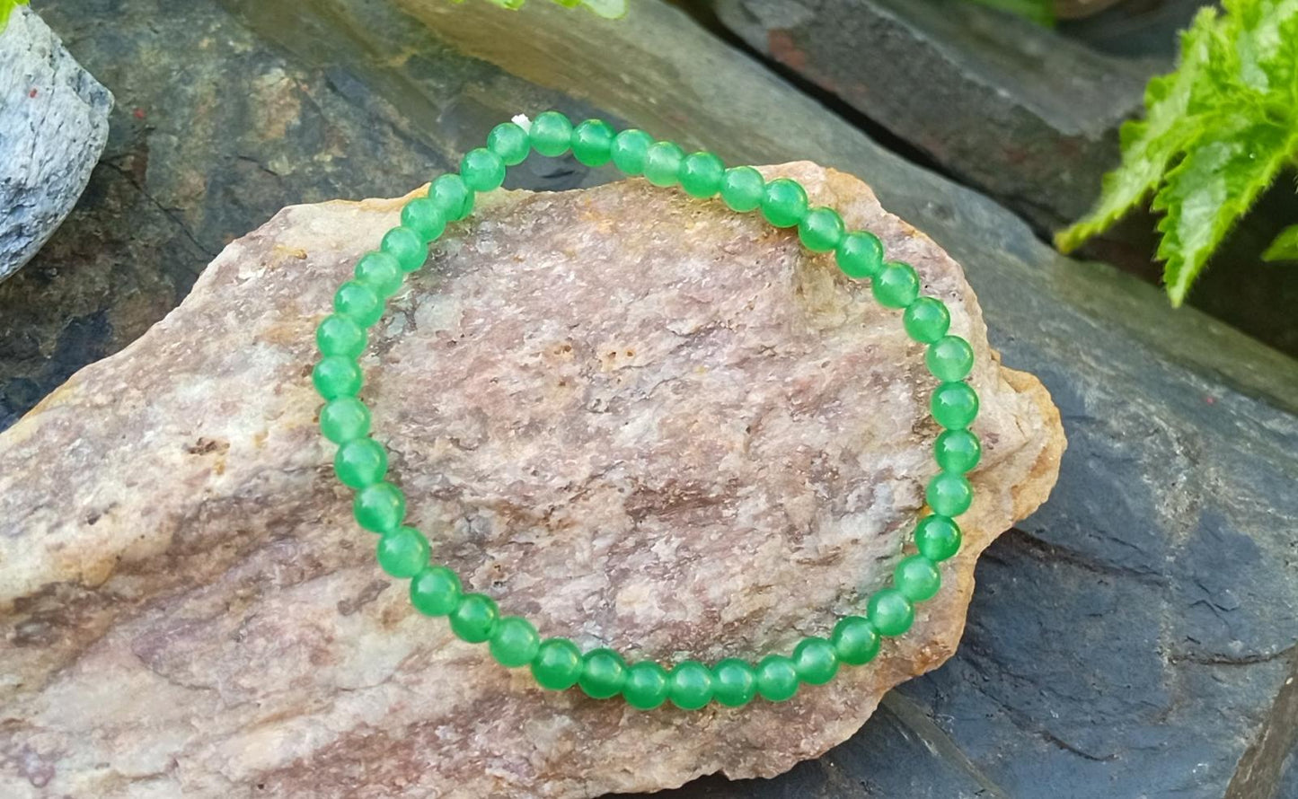Jemný pružný náramek ze zeleného achátu (3 mm)