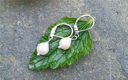 Elegantní náušnice z barokních říčních perel 9 mm na chirurgické oceli