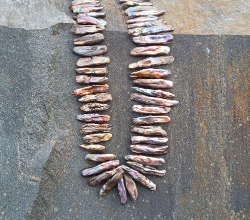 Uzlíkovaný náhrdelník z Keshi perel z Pacifiku