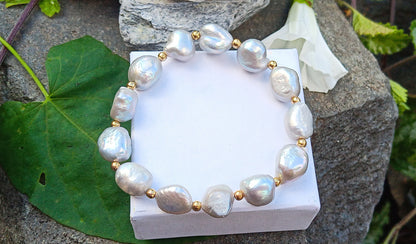 Pružný náramek z obřích šedých říčních perel