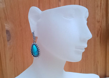 Visací náušnice s tyrkysem a zirkony, postříbřené – Turquoise Tear