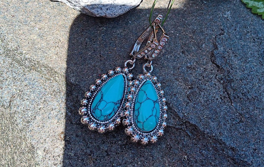 Visací náušnice s tyrkysem a zirkony, postříbřené – Turquoise Tear