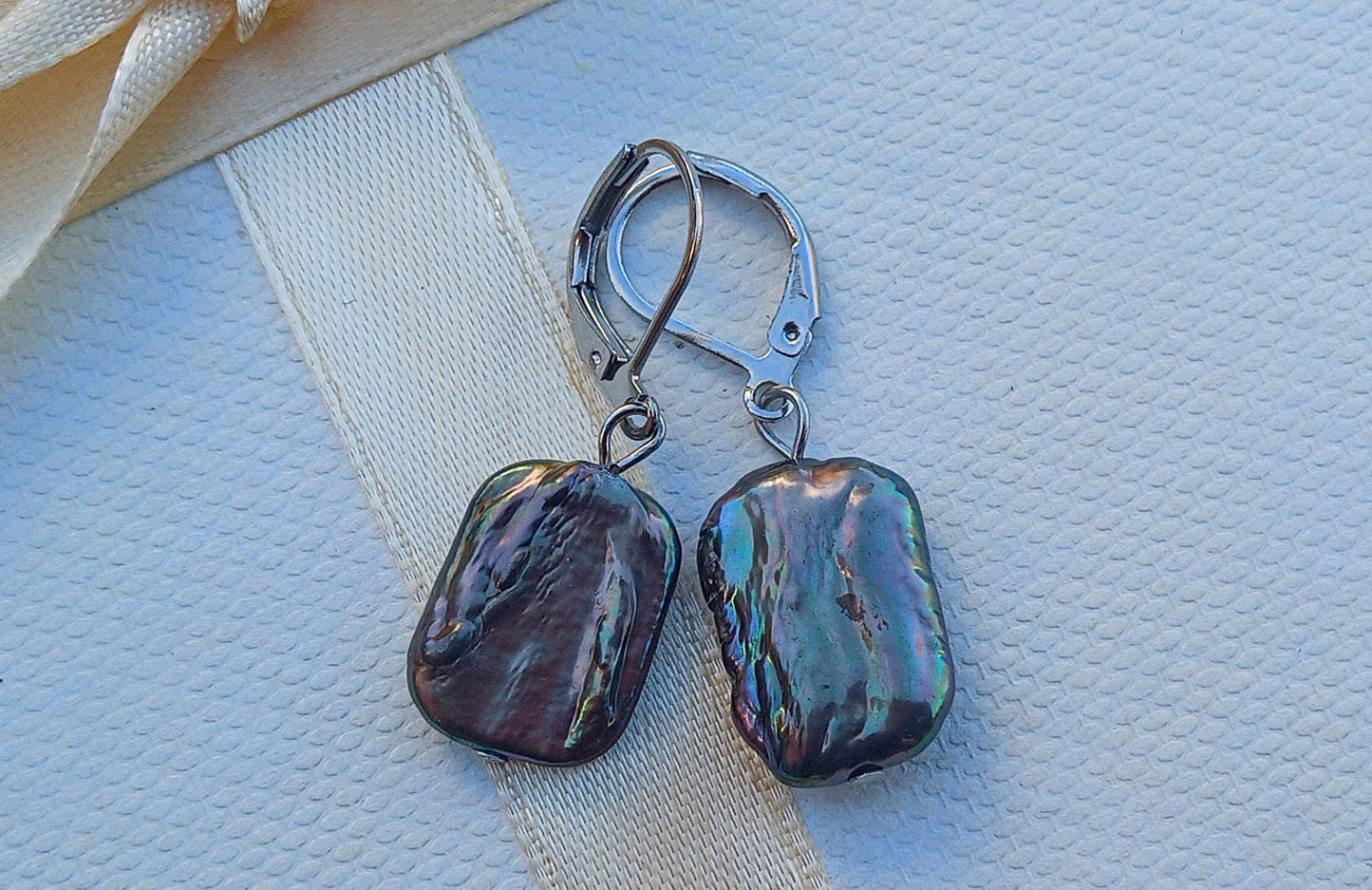 Náušnice z mořských Keshi perel na chirurgické oceli