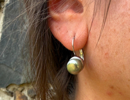 Náušnice s pravými zelenkavými jihomořskými perlami 8 mm – chirurgická ocel 316L