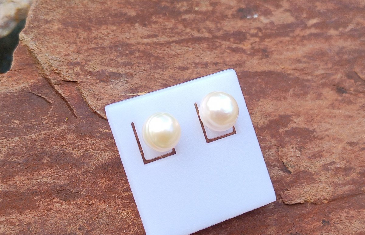 Klasické perlové náušnice „Pure Glow“ – Přírodní říční perly