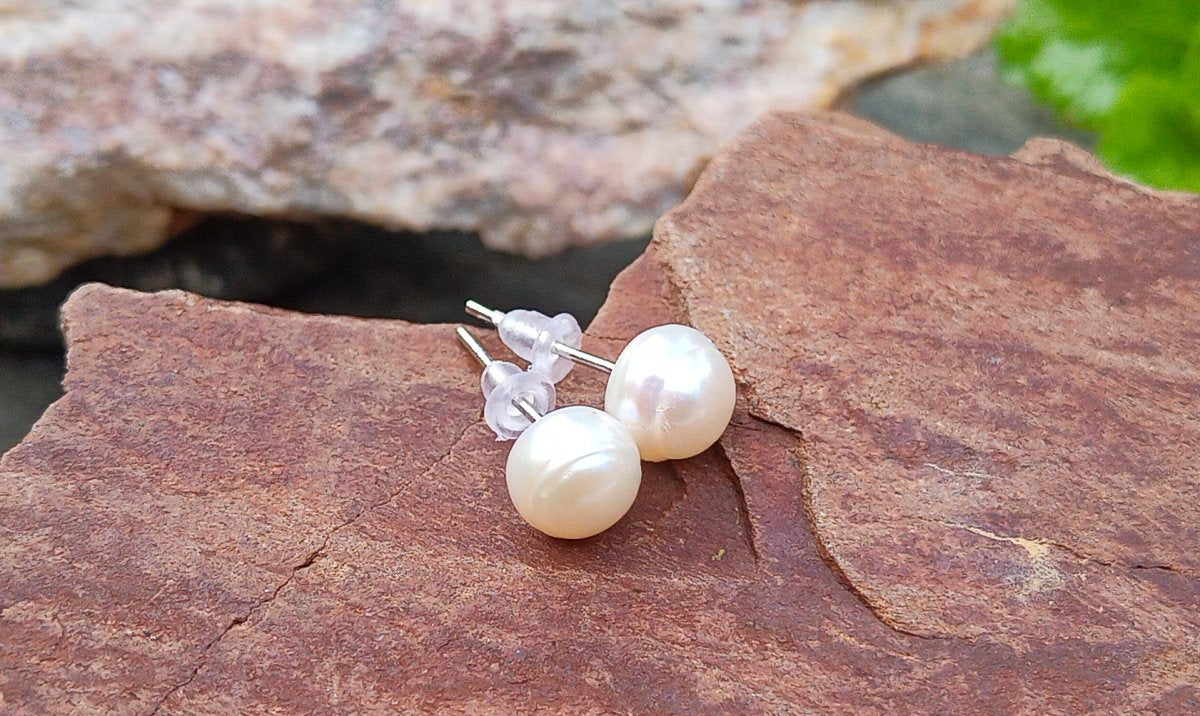 Klasické perlové náušnice „Pure Glow“ – Přírodní říční perly