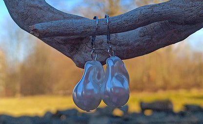 Elegantní náušnice s barokními perlami a perleťovým leskem