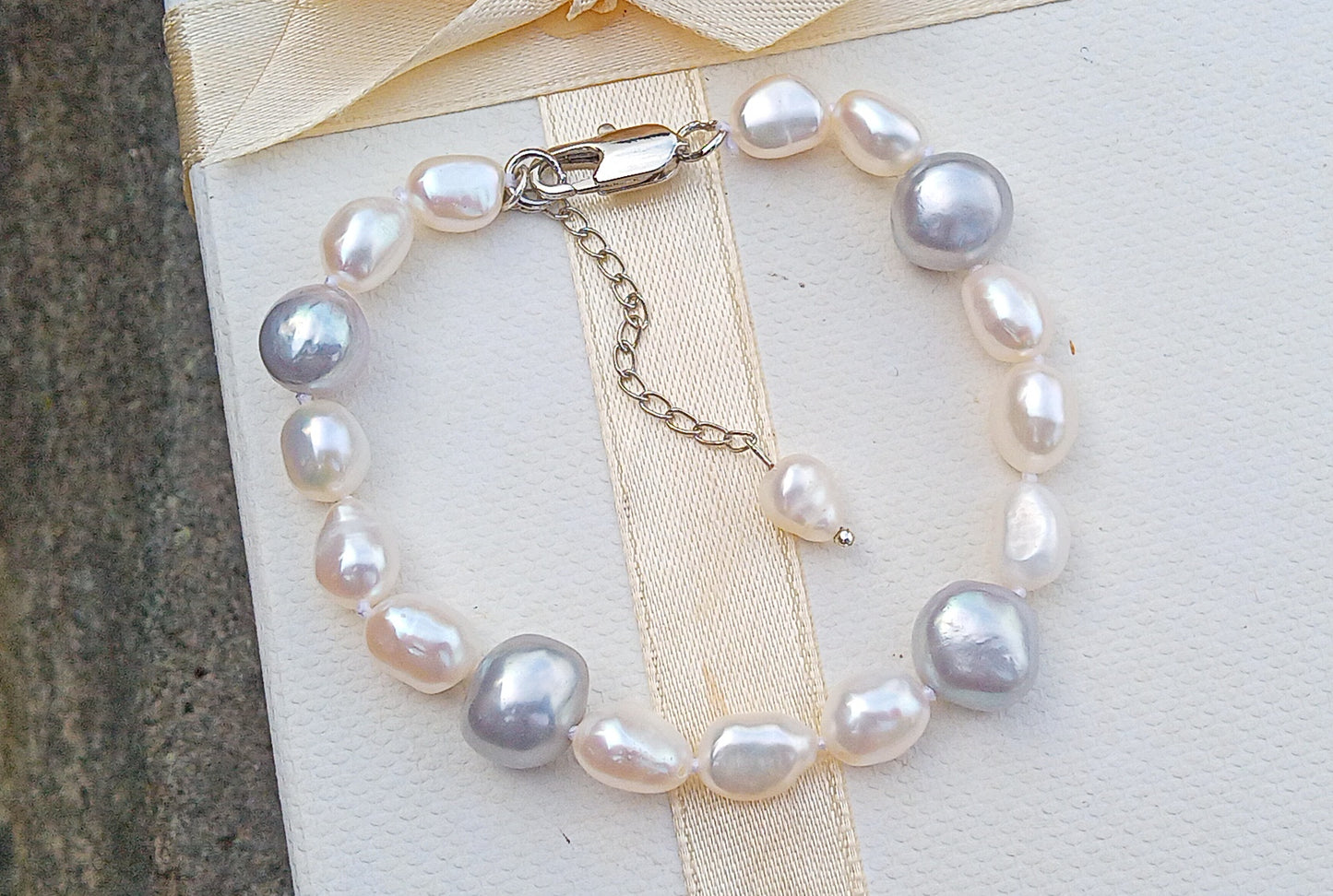 Perlový unikát s duší: Náramek s uzlíkovou vazbou