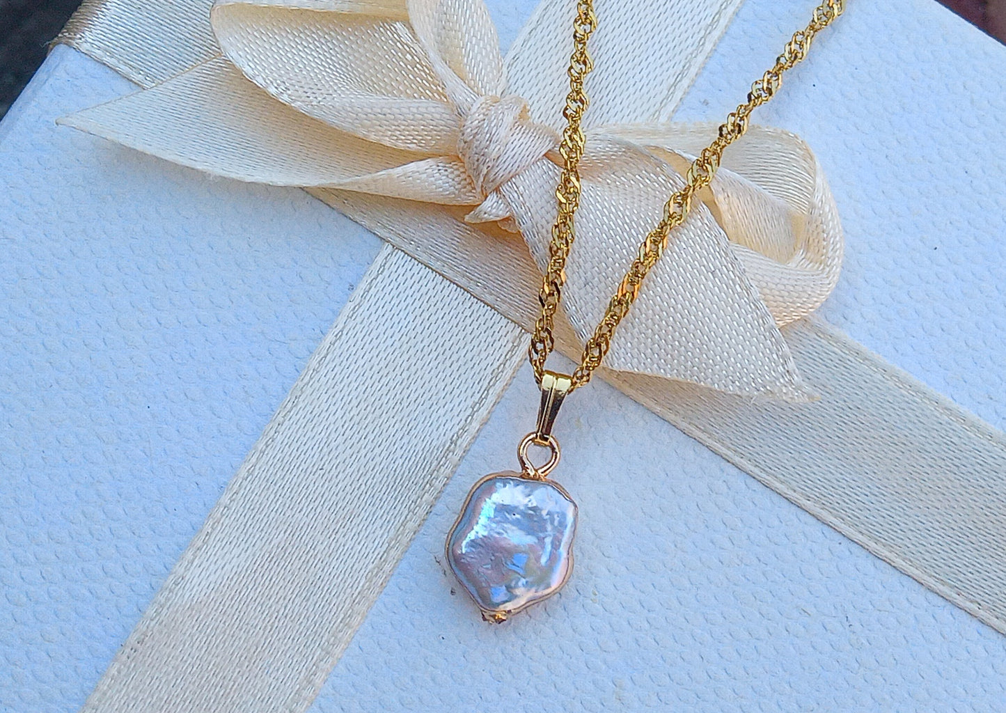 Dotek oceánu: Náhrdelník s pravou Jihomořskou perlou