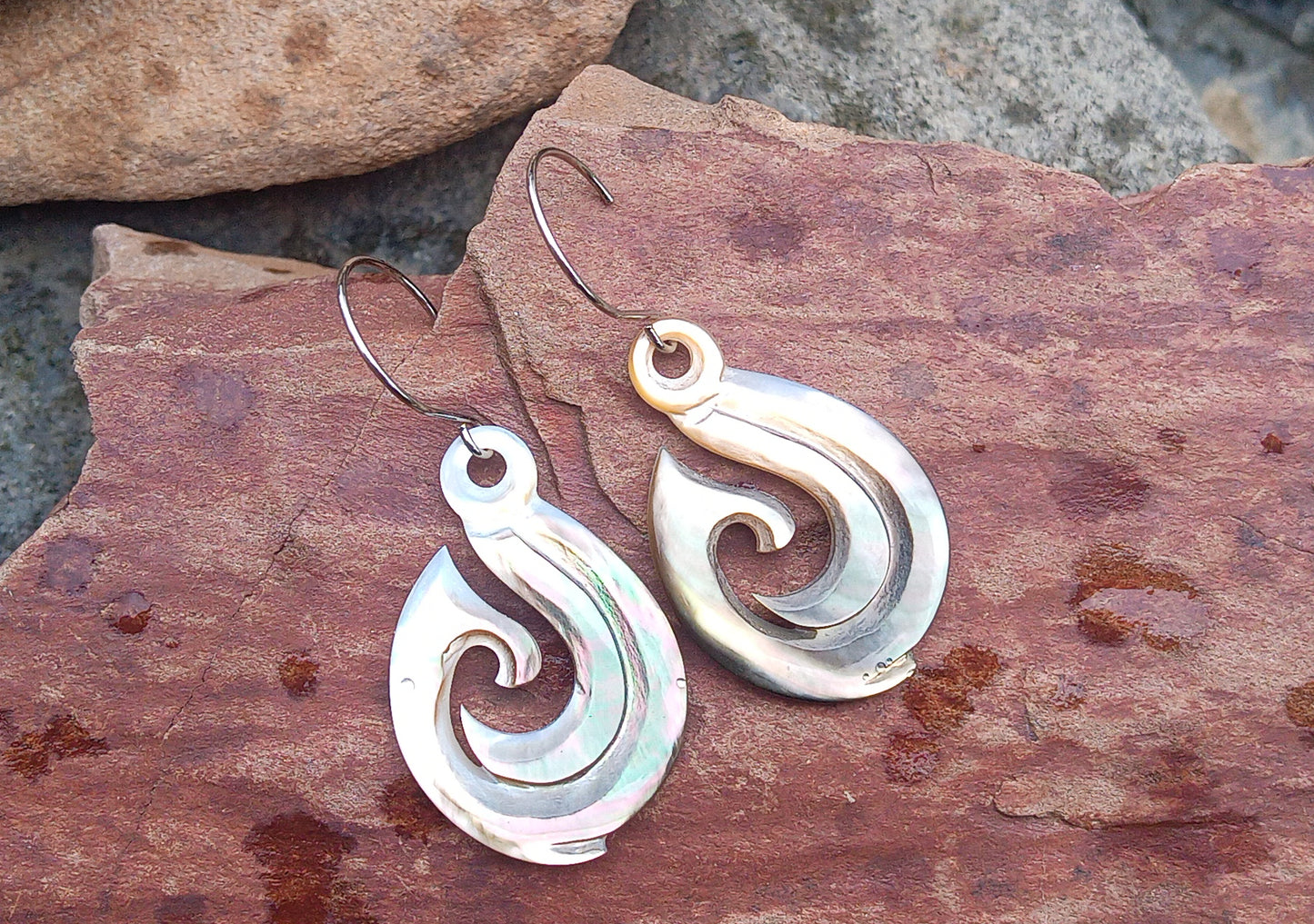 Náušnice z abalone perleti Háčky – Chirurgická ocel, 35x24 mm