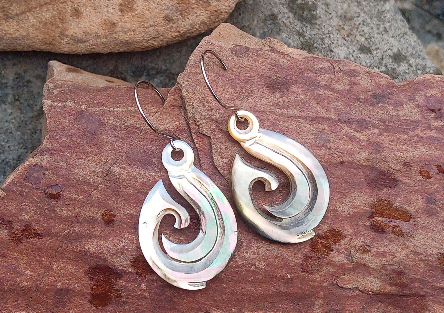 Náušnice z abalone perleti Háčky – Chirurgická ocel, 35x24 mm