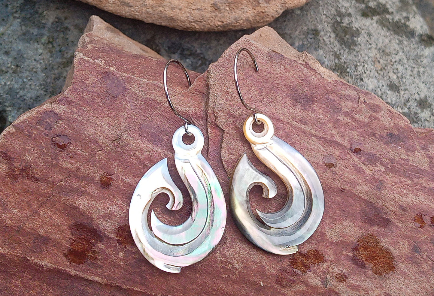 Náušnice z abalone perleti Háčky – Chirurgická ocel, 35x24 mm