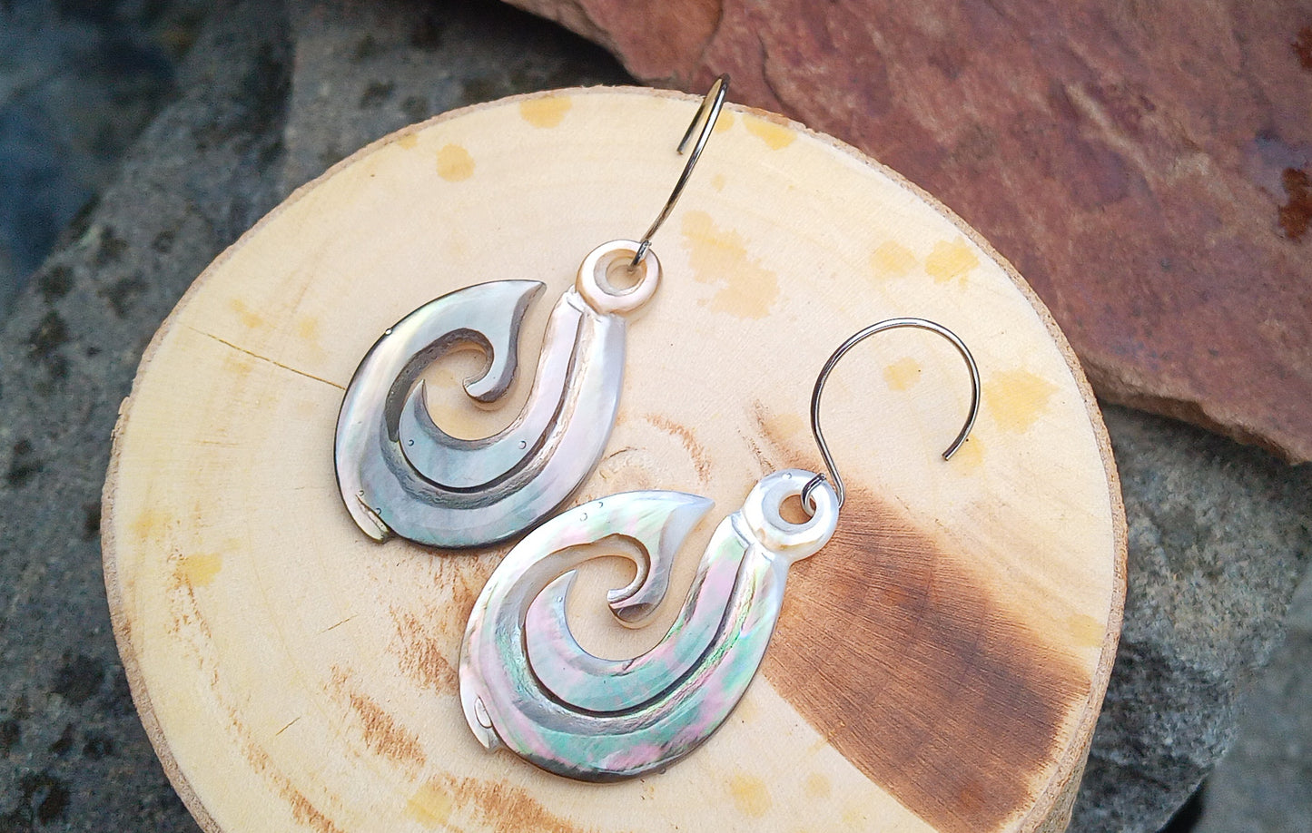 Náušnice z abalone perleti Háčky – Chirurgická ocel, 35x24 mm