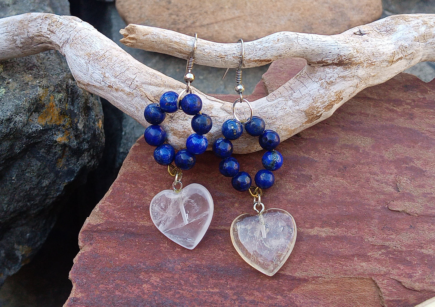 Náušnice s křištálovými srdci a lapis lazuli – chirurgická ocel
