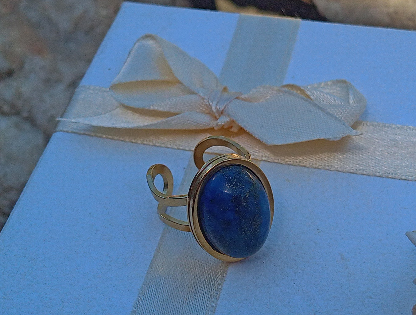Královská modř na vaší dlani: Prsten s Lapis lazuli