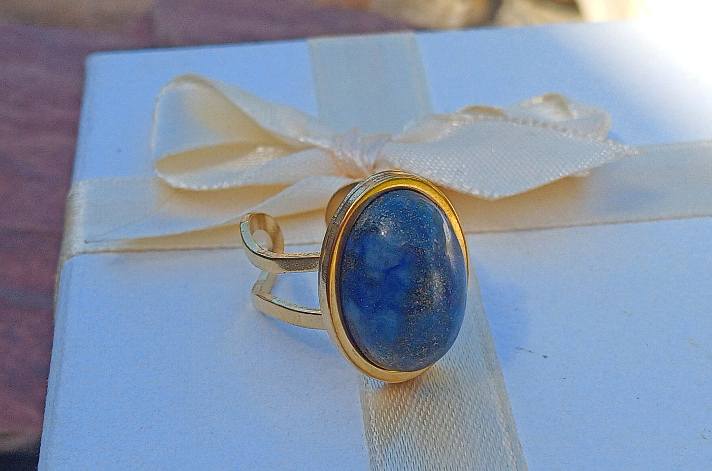 Královská modř na vaší dlani: Prsten s Lapis lazuli