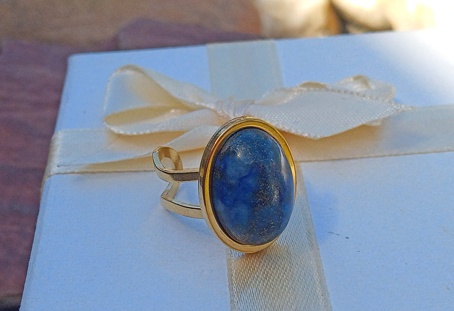 Královská modř na vaší dlani: Prsten s Lapis lazuli