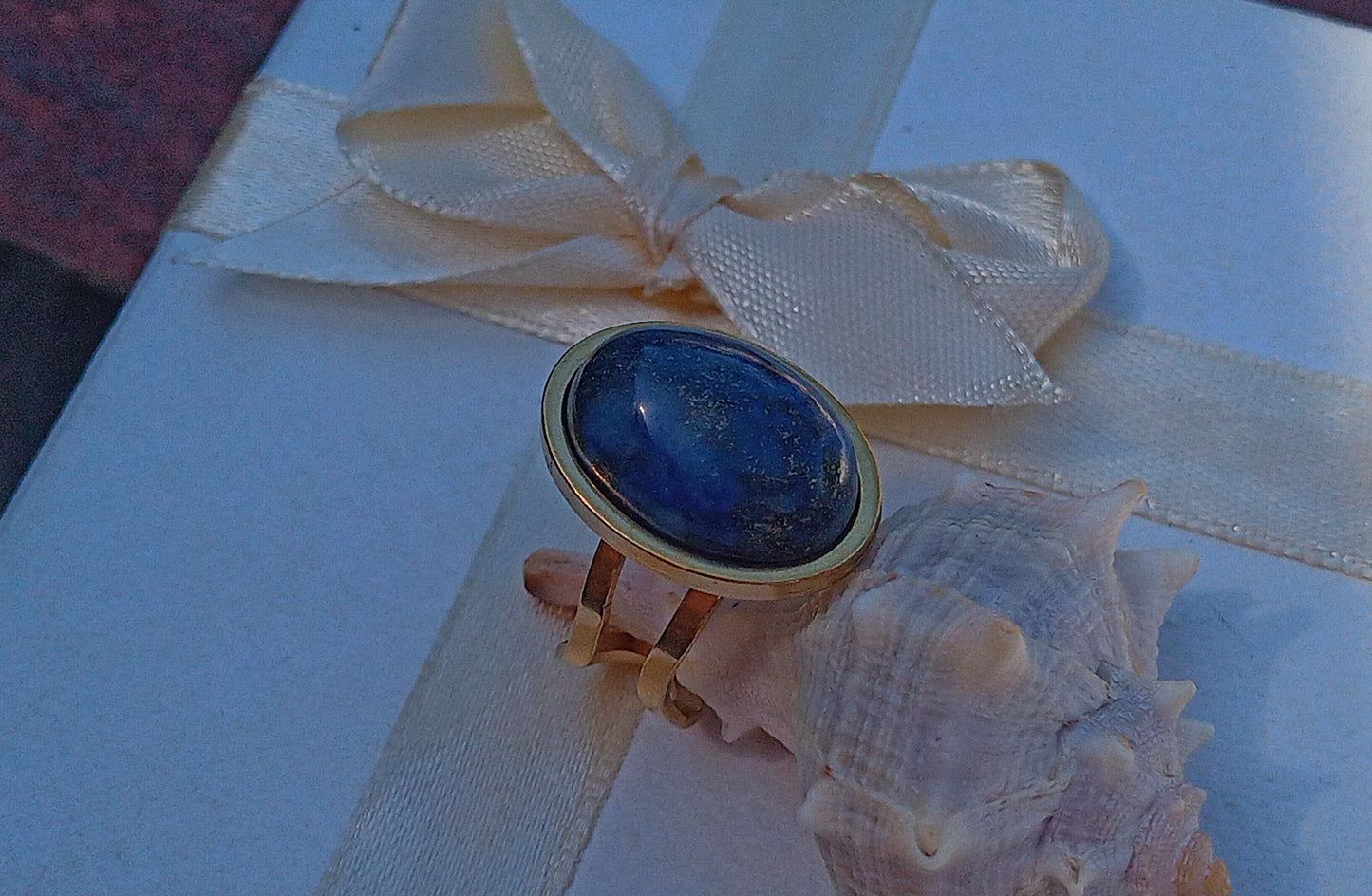 Královská modř na vaší dlani: Prsten s Lapis lazuli