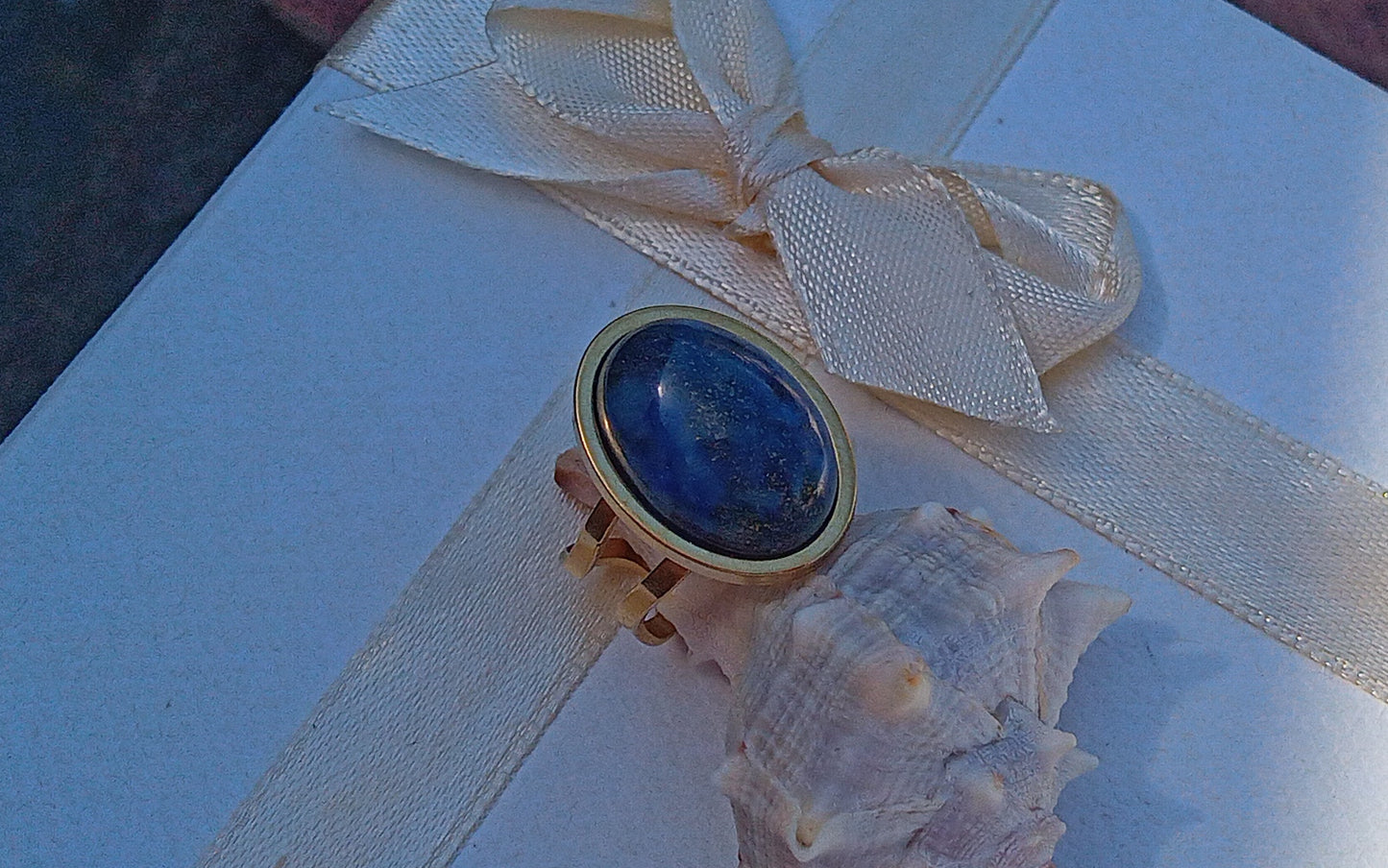 Královská modř na vaší dlani: Prsten s Lapis lazuli