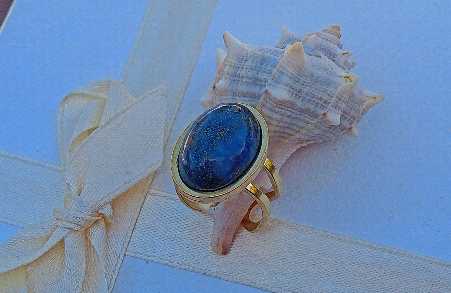 Královská modř na vaší dlani: Prsten s Lapis lazuli