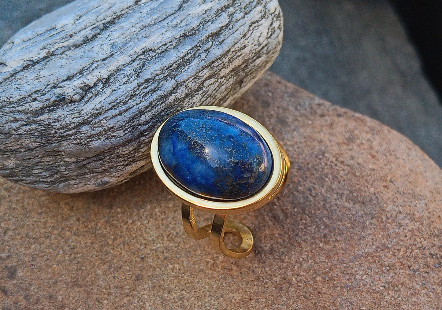 Královská modř na vaší dlani: Prsten s Lapis lazuli