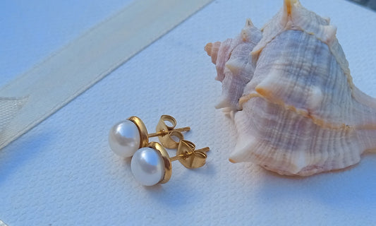 Elegantní pozlacené náušnice s pravými říčními perlami – Nadčasová krása