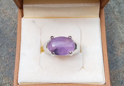 Magická fialová: Elegantní prsten s přírodním ametystem
