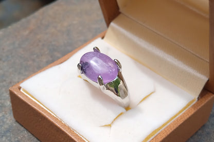 Magická fialová: Elegantní prsten s přírodním ametystem