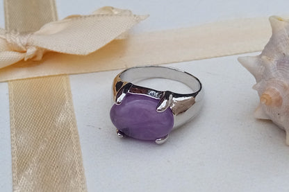 Magická fialová: Elegantní prsten s přírodním ametystem