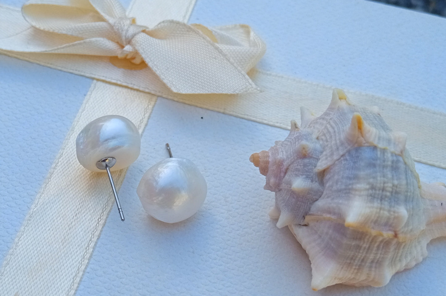 Majesty Pearl – Výrazné náušnice s pravými 14mm perlami