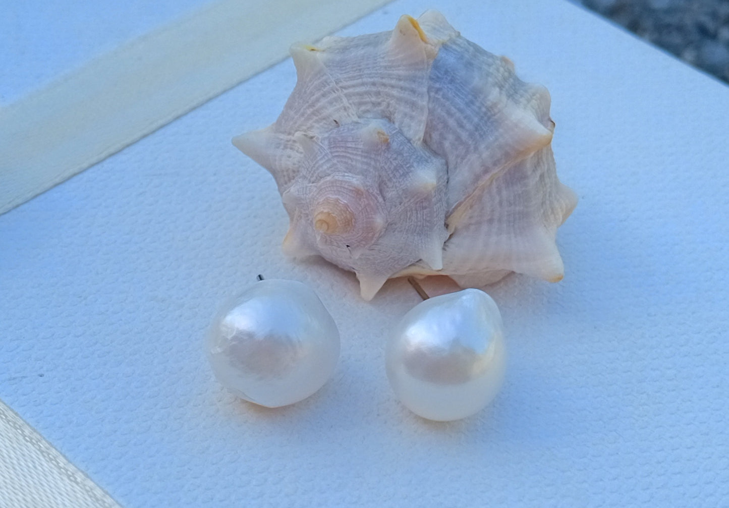 Majesty Pearl – Výrazné náušnice s pravými 14mm perlami