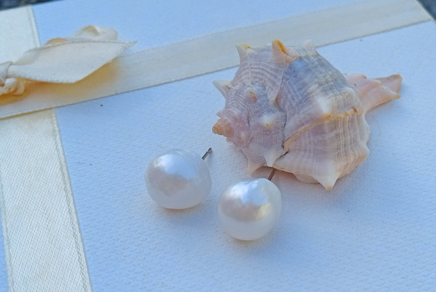 Majesty Pearl – Výrazné náušnice s pravými 14mm perlami
