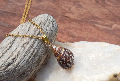 🐚 Volání moře: Pozlacený náhrdelník s filipínskou mušličkou