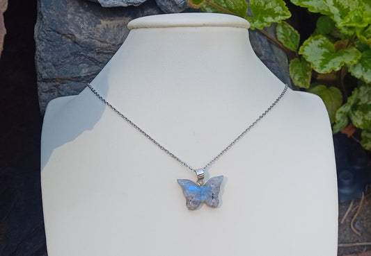 Náhrdelník motýl z přírodního labradoritu 20x15 mm | Chirurgická ocel