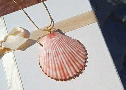 Pozlacený náhrdelník z chirurgické oceli s pravou mořskou mušlí – Pink Ocean