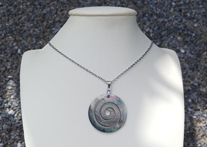 Spirála života: Elegantní náhrdelník z perleti Paua Abalone