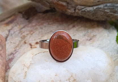 Ocelový prsten se třpytivým slunečním kamenem 15x10 mm – vel. 63