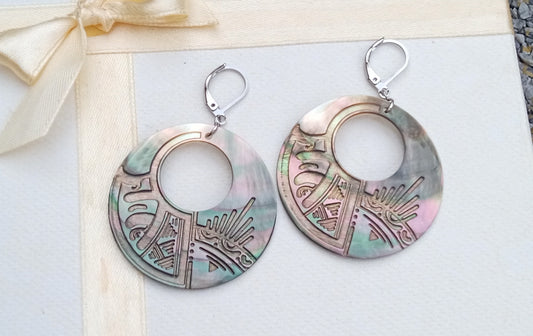 Gravírované náušnice z abalone perleti 40 mm | Chirurgická ocel