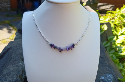 Náhrdelník s přírodním čaroitem v nerezové oceli