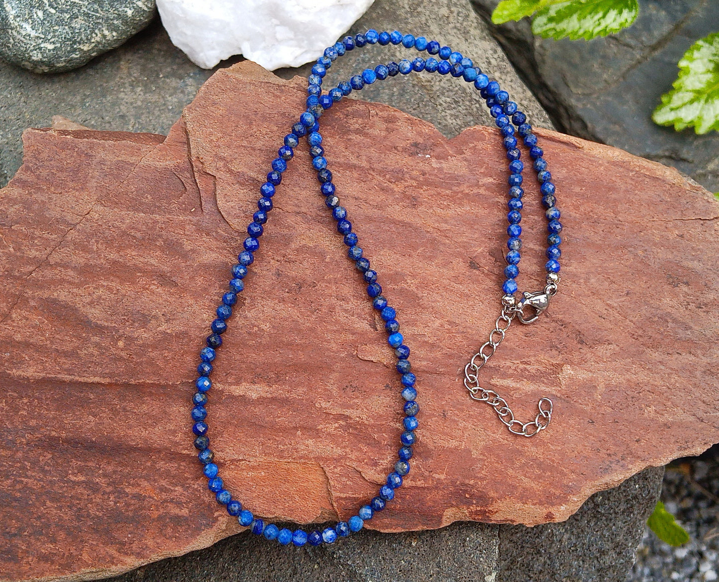 Náhrdelník „Královská modř“: Fasetovaný Lapis Lazuli