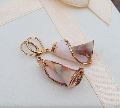 Náušnice z vzácných mušlí z Filipín, pozlacená chirurgická ocel