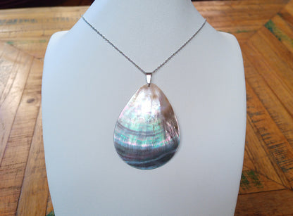 Nepřehlédnutelný náhrdelník z Novozélandské Paua abalone perleti