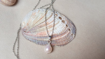 Neodolatelný náhrdelník s barokní perlou – ztělesnění elegance