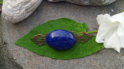 Královská modř: Brož s Lapis Lazuli ve vintage stylu