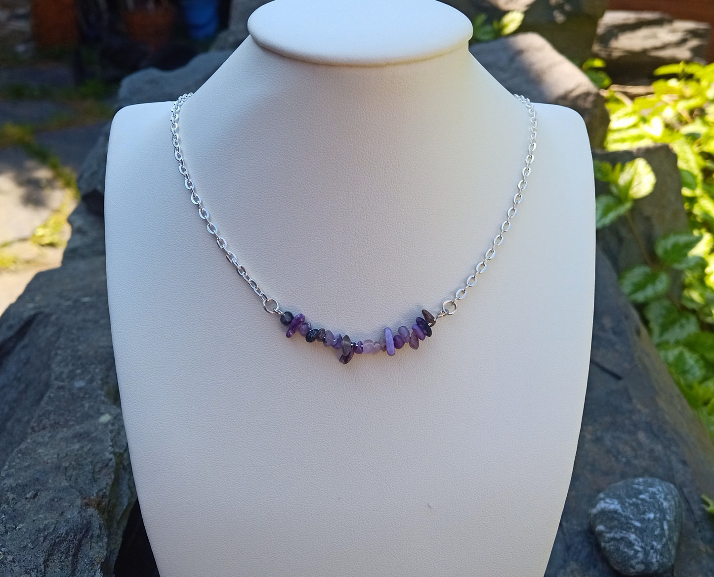 Náhrdelník s přírodním čaroitem v nerezové oceli