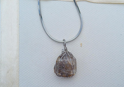 Zářivá čistota přírody: Náhrdelník s herkimerským diamantem