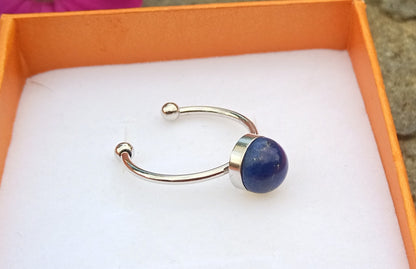 Okouzlující otevřený prsten: Intenzivní modř lapis lazuli